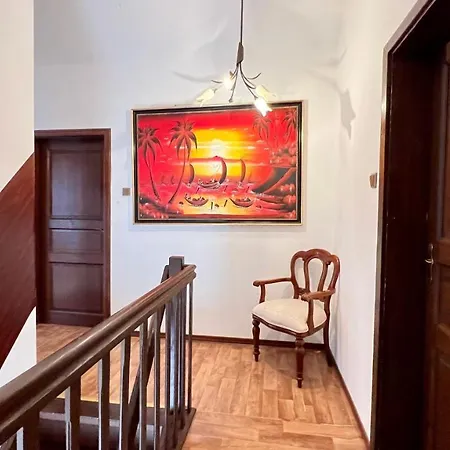 Monteur In Freistehendes Haus Mit Keller & Grossem Aussenbereich Apartment Itzehoe