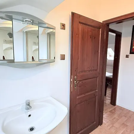 Apartment Monteur Freistehendes Haus Mit Garten & Wlan *