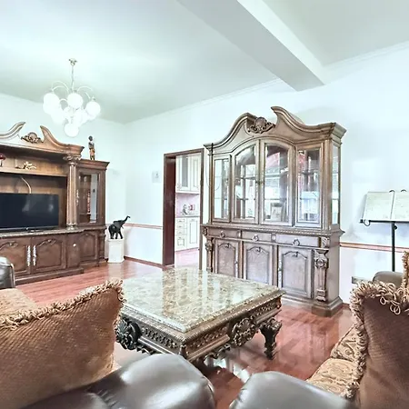 Monteur In Freistehendes Haus Mit Keller & Grossem Aussenbereich Apartment Itzehoe
