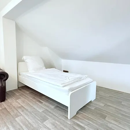 Monteur Freistehendes Haus Mit Garten & Wlan Apartment Itzehoe