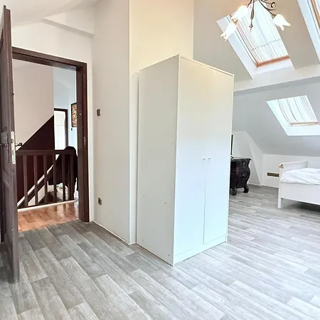 Apartment Monteur In Freistehendes Haus Mit Keller & Grossem Aussenbereich Itzehoe