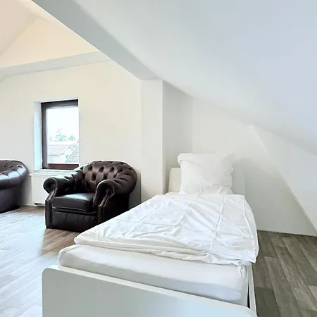 Monteur Freistehendes Haus Mit Garten & Wlan