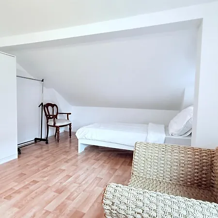 Monteur In Freistehendes Haus Mit Keller & Grossem Aussenbereich * Itzehoe