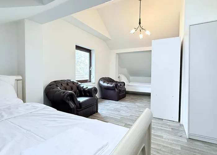 Monteur Freistehendes Haus Mit Garten & Wlan