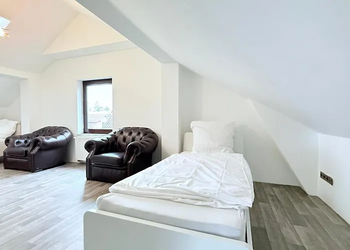 Monteur Freistehendes Haus Mit Garten & Wlan